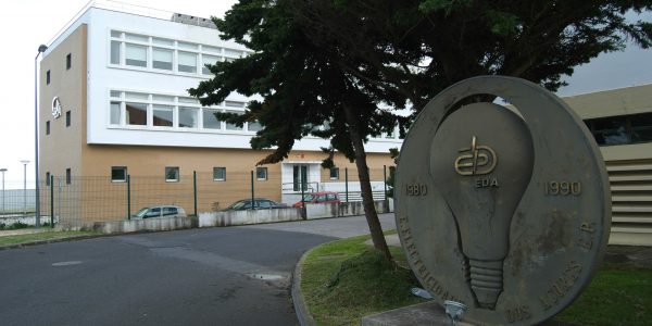 EDA com um passivo de 406 milhões de euros e um activo líquido de 628,1 milhões vai distribuir 5,2 milhões pelos accionistas