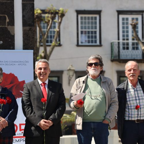 Legado do 25 de Abril tem de “continuara servir de referência”, à sociedade, diz Presidente da cidade de Ponta Delgada que hoje assinala o dia em festa