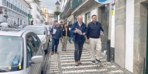 Salgado Almeida, candidato da CDU, contacta as populações